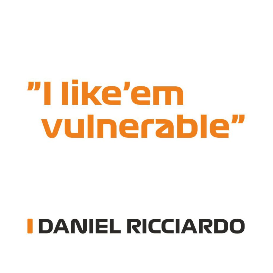 Daniel Ricciardo - Kubek z napisem "I'm lik'em vulnerable"